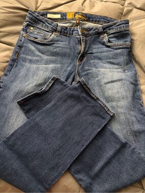 Kut from the Kloth Katy Boyfriend Jeans in Dark Blue with Gold Stitching
